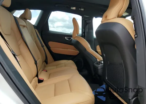 2021 Volvo Xc60 T5 Inscription from USA, damaged, VIN YV4102DL2M1744264